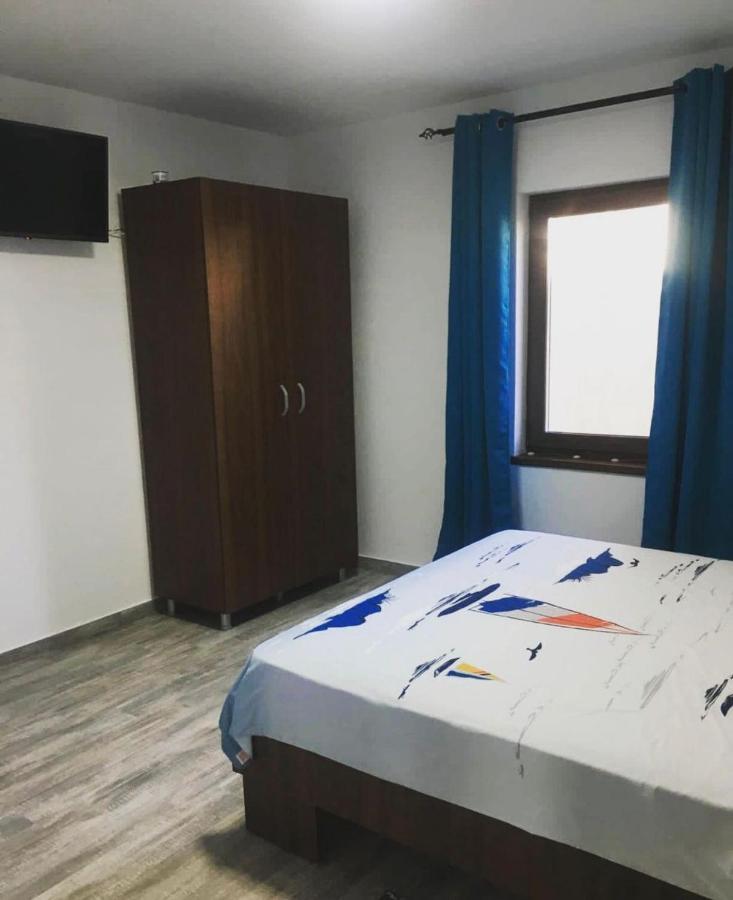 Albdevara Mar Srl Vama Veche Esterno foto